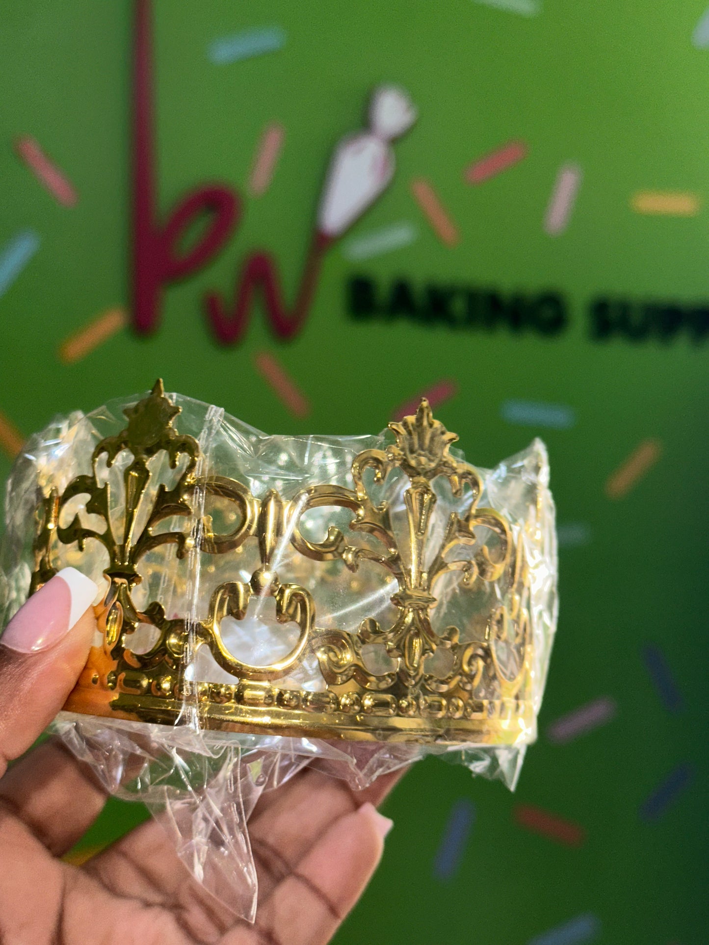 Viscount Medium Cake Crown