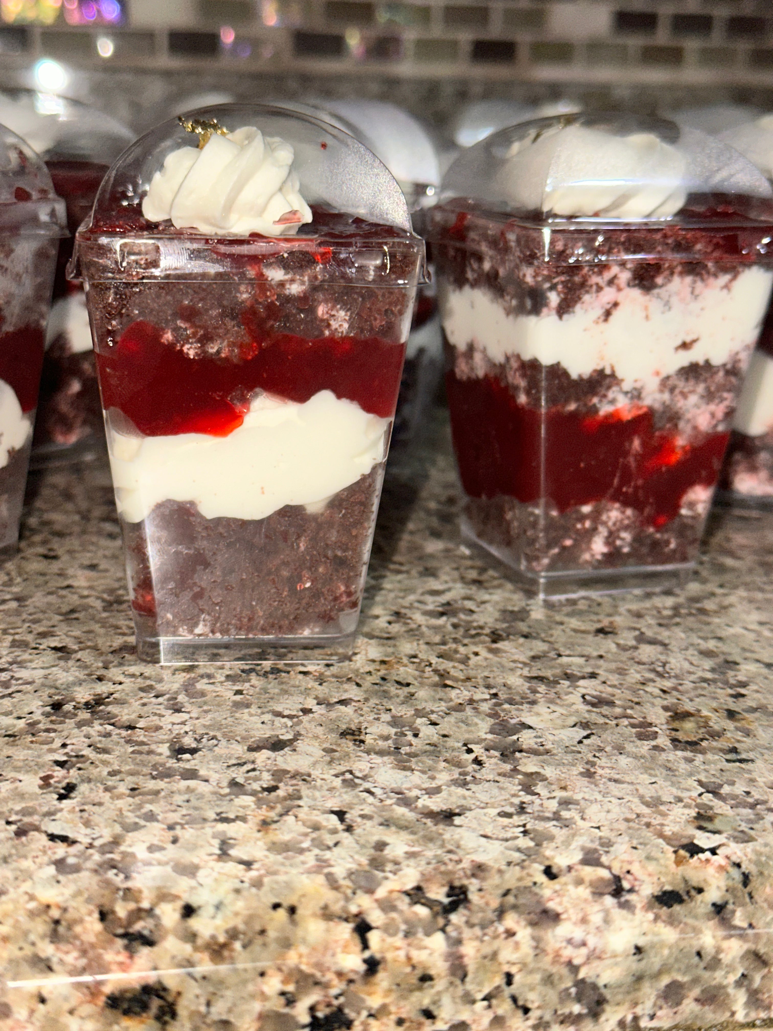 Dessert Cup with Lids & Spoons